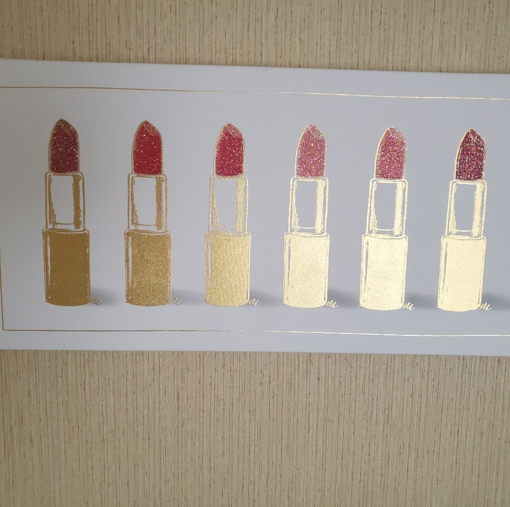 Lipstick Glitter and Gold Print